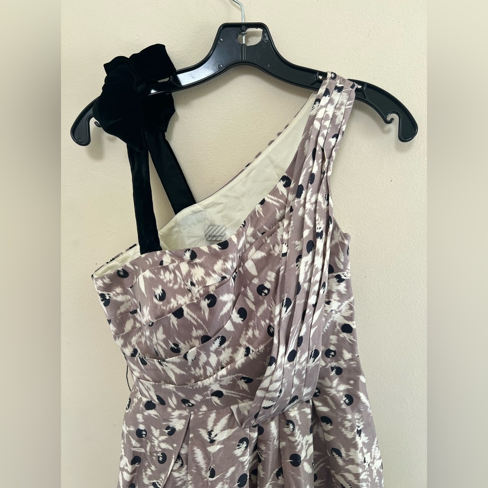 One Shoulder Sundress w/ cute black velvet bow - Picture 3 of 9